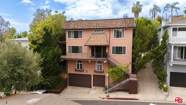 Foto del edificio - 503 N Greencraig Rd