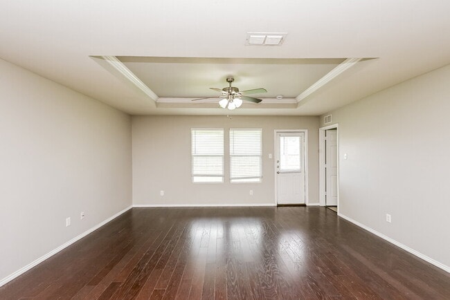 Building Photo - 10009 Calcite Dr