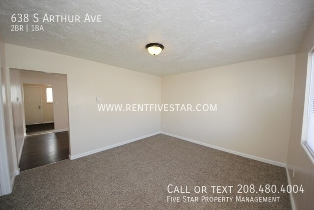 Building Photo - Two-Bedroom Home Available! This 2 Bedroom...