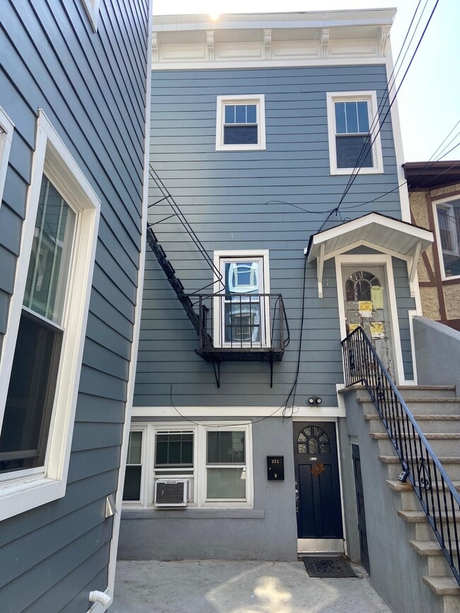 Building Photo - 373-375-375 3rd St