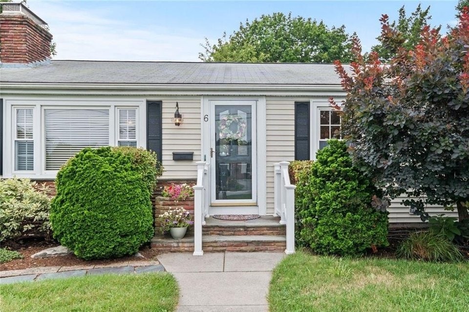 6 Caldarone St, Barrington, RI 02806 House Rental in Barrington, RI