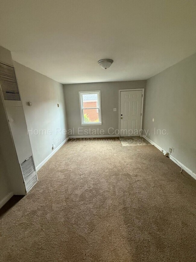 Foto del edificio - 1447 Clark Ave