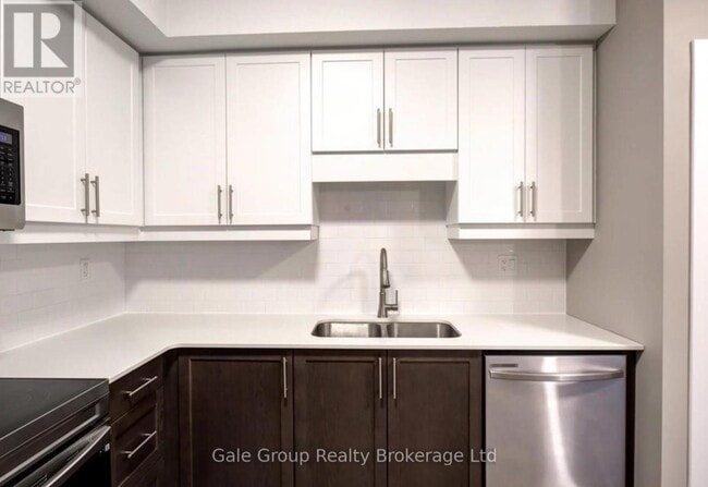 Building Photo - 439 Athlone Ave
