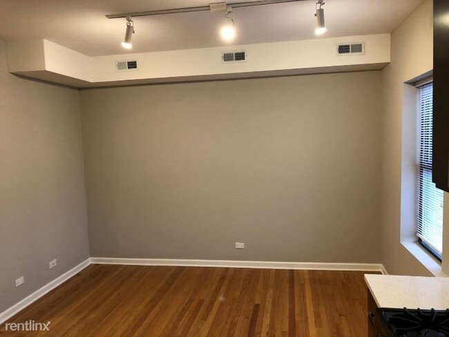 Building Photo - 3217 W Cullom Ave