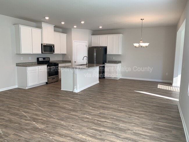 Building Photo - 3116 Lake Barkley Way