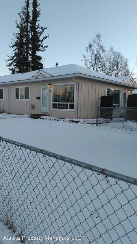 Foto principal - 3 br, 1 bath House - 820 Hollywood Dr