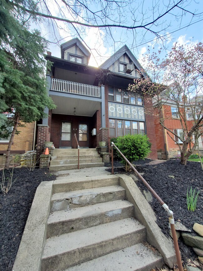 Building Photo - 222 Morewood Ave