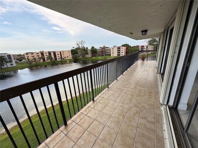 Foto del edificio - 1350 SW 122nd Ave