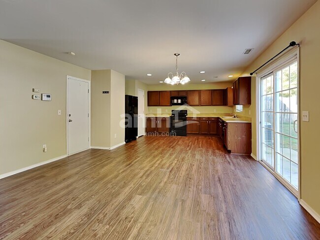 Foto del edificio - 503 Ravenstone Ln