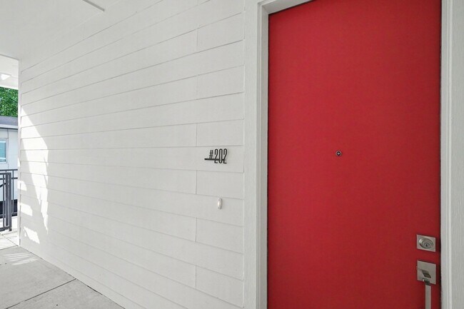 Building Photo - 2217 N Fitzhugh Ave