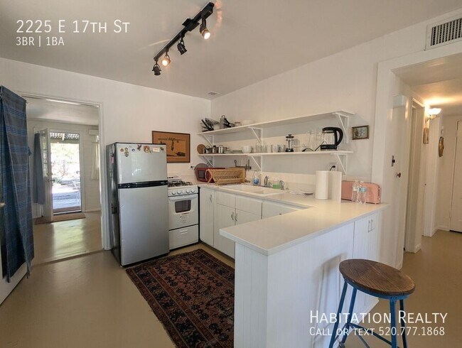 Foto del edificio - 2225 E 17th St