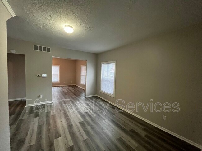 Foto del edificio - 2962 N Delaware St