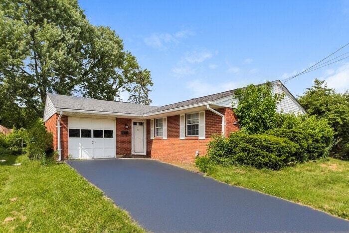 Primary Photo - 3 Bedroom Cincinnati Home