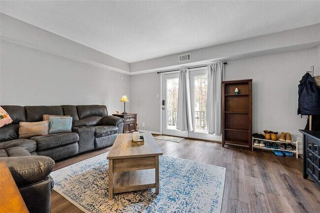 Foto del edificio - $1,750 | 3 Bedroom, 2.5 Bathroom Townhouse | Pet Friendly* | Available for August 1st, 2026 Move In!