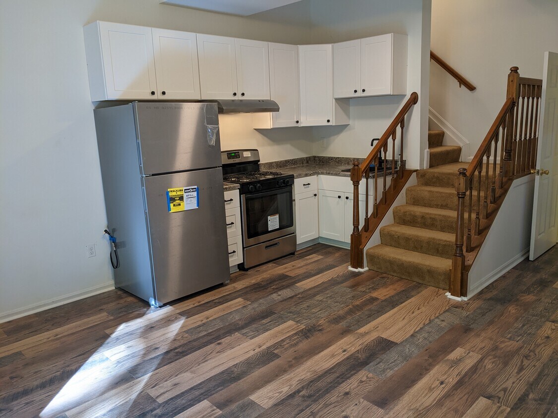 Foto principal - 245 Tolstoy Ln