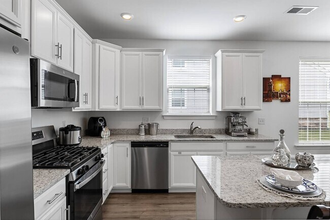 Building Photo - 24 Nature Way