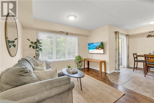 Photo du bâtiment - 950 Highland Rd W