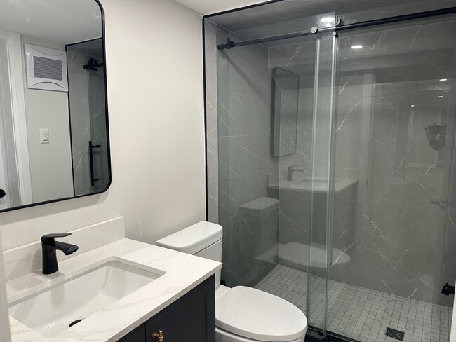 Photo du bâtiment - 1119 King St