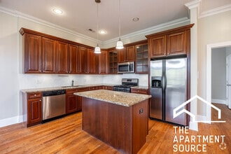 Building Photo - 2358 N Damen Ave