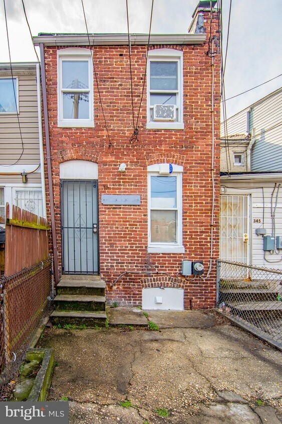 347 S Mount St, Baltimore, MD 21223 Townhome Rentals in Baltimore MD