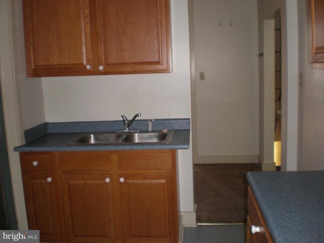 Building Photo - 208 E Market St