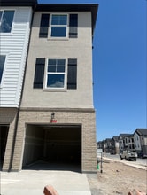 Building Photo - 4716 W Grady Ln