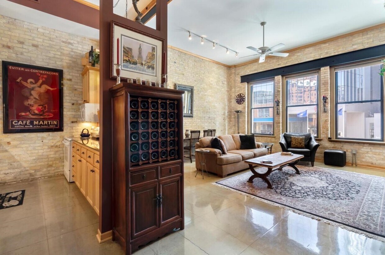 Foto principal - 773 N Water St