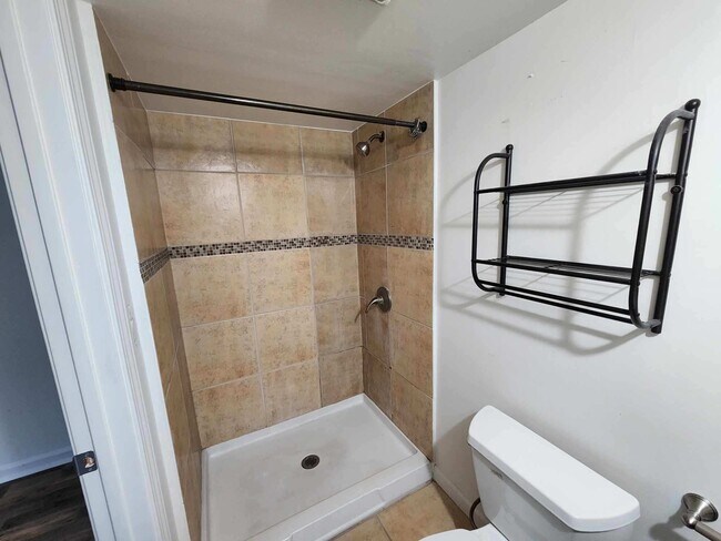 Building Photo - 1123 Pedrick Ct