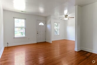 Building Photo - 577 W Diamond Ave