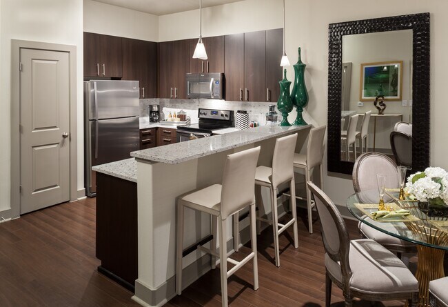 Building Photo - Lonely 1Br seeks lively tenant