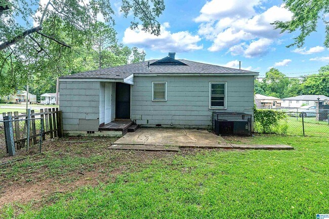 Foto del edificio - 1272 Meadow Ln