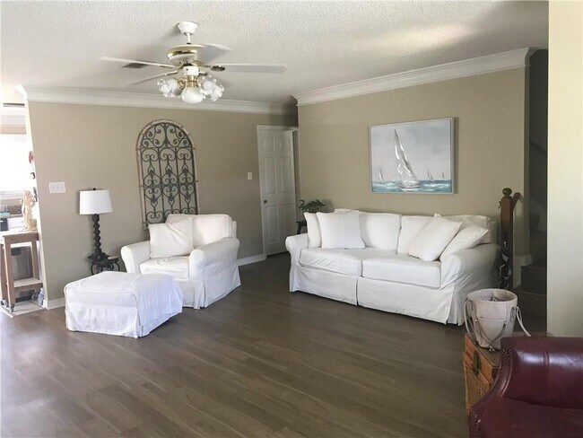 Building Photo - 6482 Cedar Bend Ct