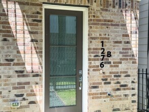 Building Photo - 1276 N Post Oak Rd