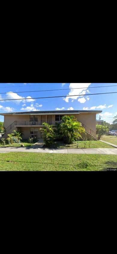 Primary Photo - 1120 N Sapodilla Ave