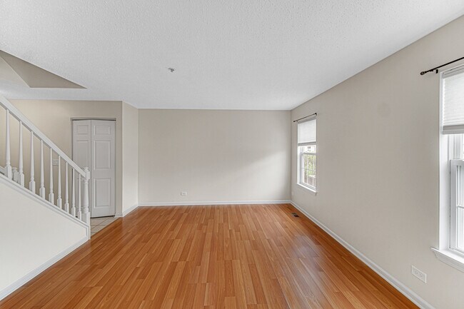 Foto del edificio - 2588 Dickens Ct