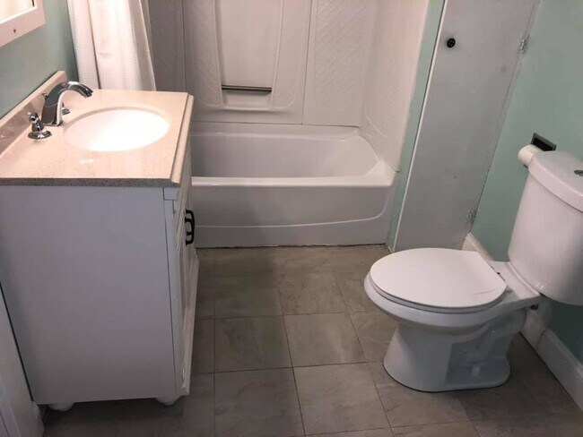 Bathroom - 54 Overland St