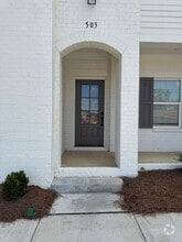 Building Photo - 503 Rosewood Ln