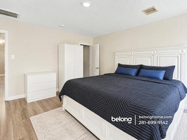 Building Photo - 20739 Dickinson Manor Ln