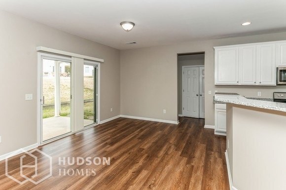 Foto del edificio - NOW AVAILABLE! - 352 Leaflet Ives Trl Unit...