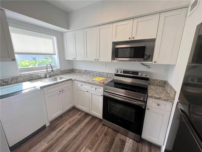 Foto del edificio - 7701 SW 55th Ave