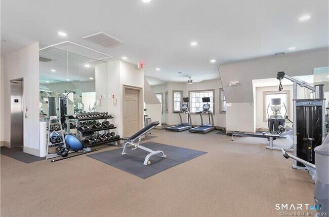 Building Photo - 85 Camp Ave