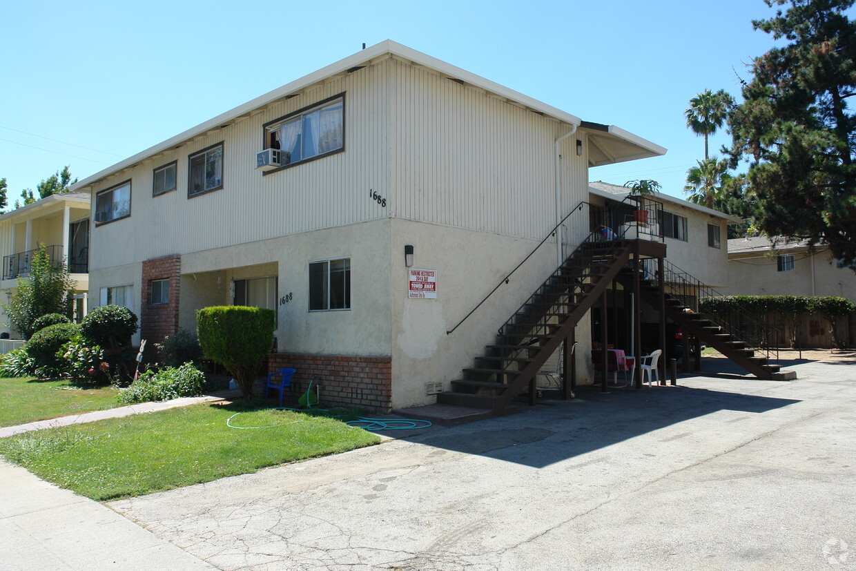 Primary Photo - 1688 De Rose Way