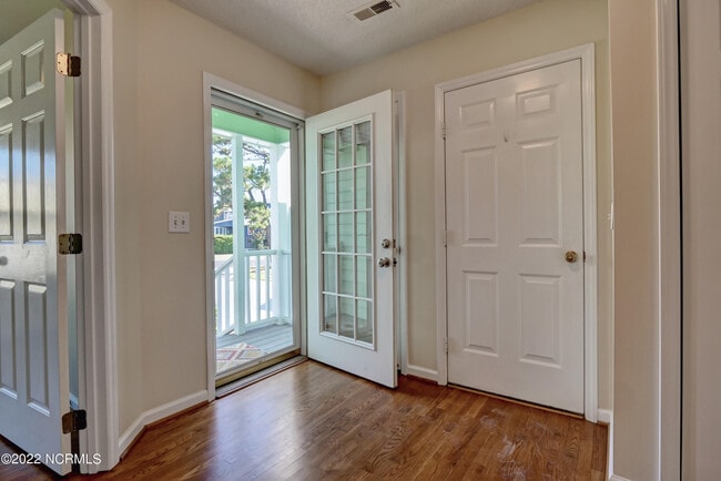 Foto del edificio - 668 Settlers Ln