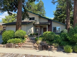 Building Photo - 894 St John Cir