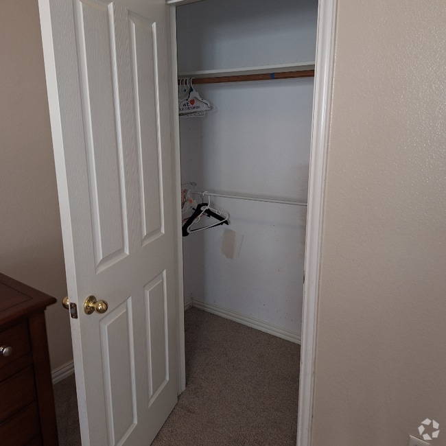 Building Photo - 4553 Jousting Ln