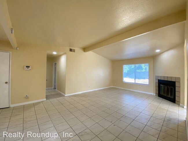 Foto del edificio - 3 br, 2 bath House - 7825 Whisper Wood Way