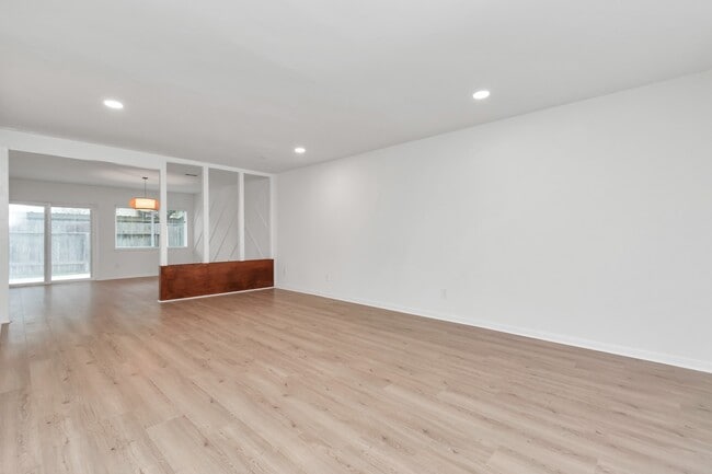 Foto del edificio - 1365 Country Pl Dr