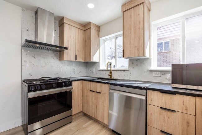 Building Photo - Beautifully Updated 3-Bedroom Home with Modern Upgrades & Spacious Backyard