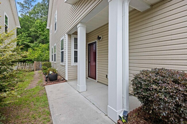 Foto del edificio - 8831 Kellum Dr