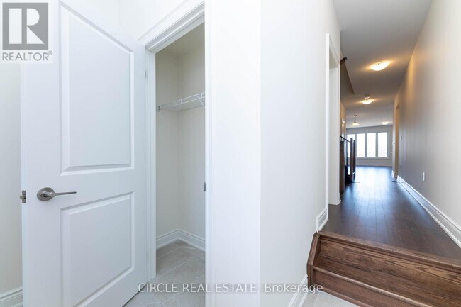 Photo du bâtiment - 80 Bermondsey Wy